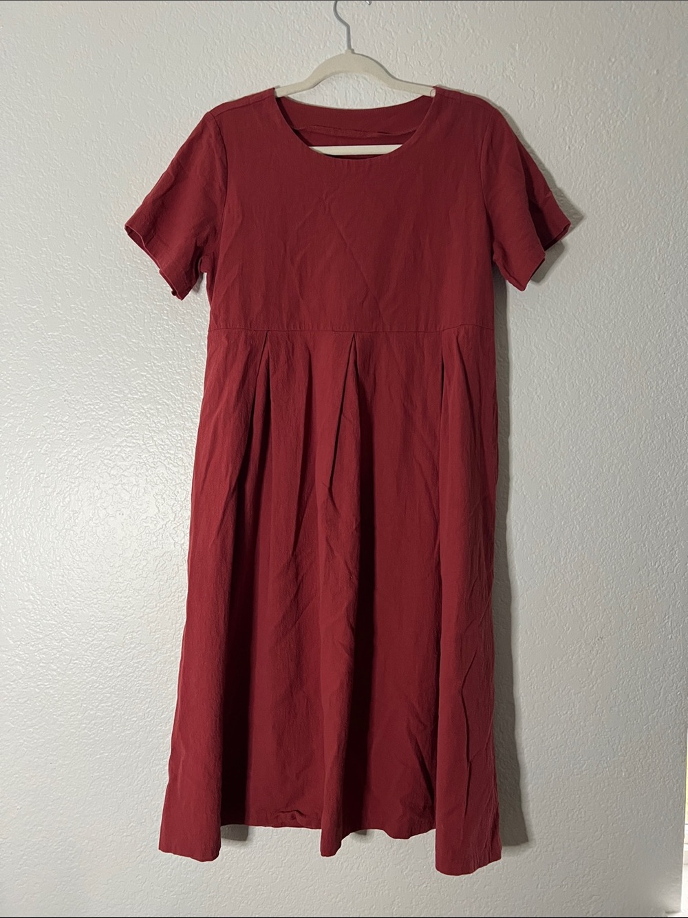 Pleated A-Line Short Sleeve Dress in Brick Red